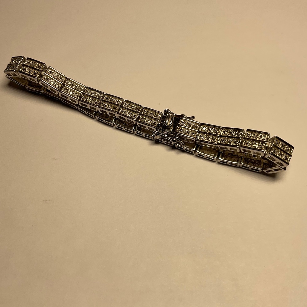 Elegant Gold and Silver Bracelet